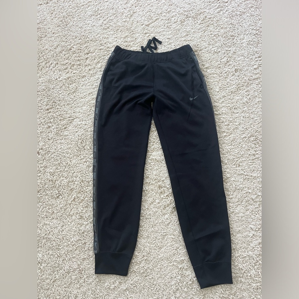 Women’s Nike sweatpants